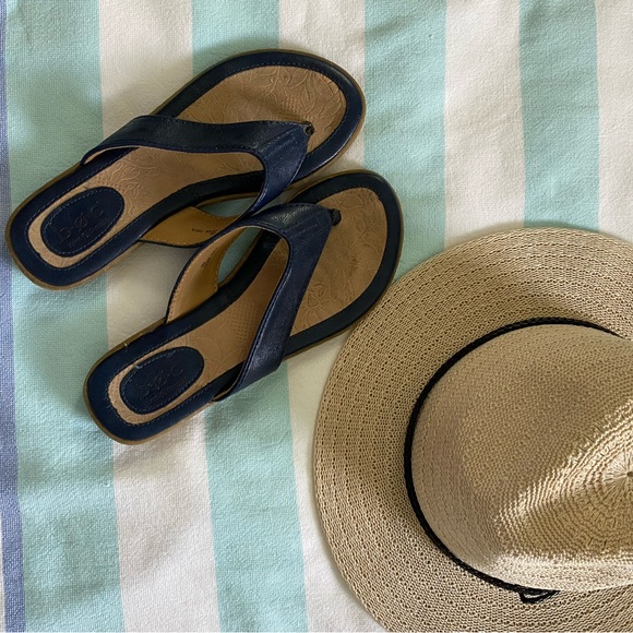 Women’s flip flops by B.o.c. - Picture 3 of 3